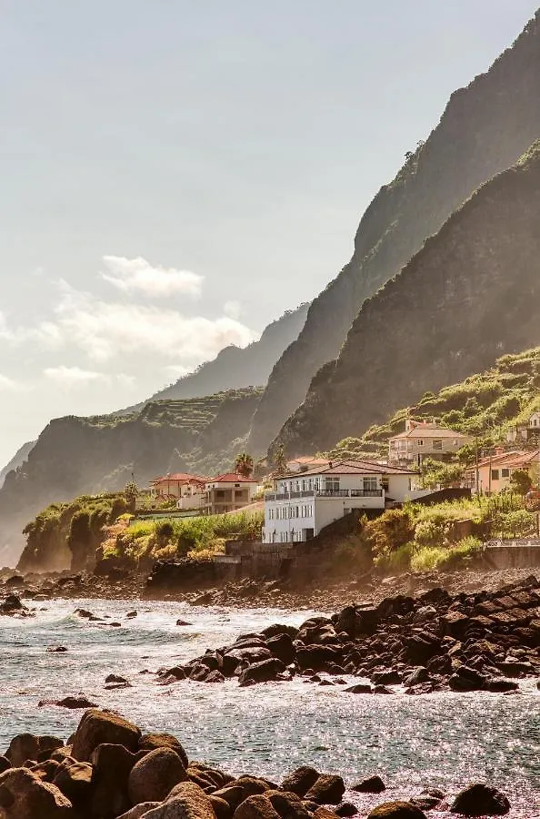 The Waves Studios São Vicente شقة